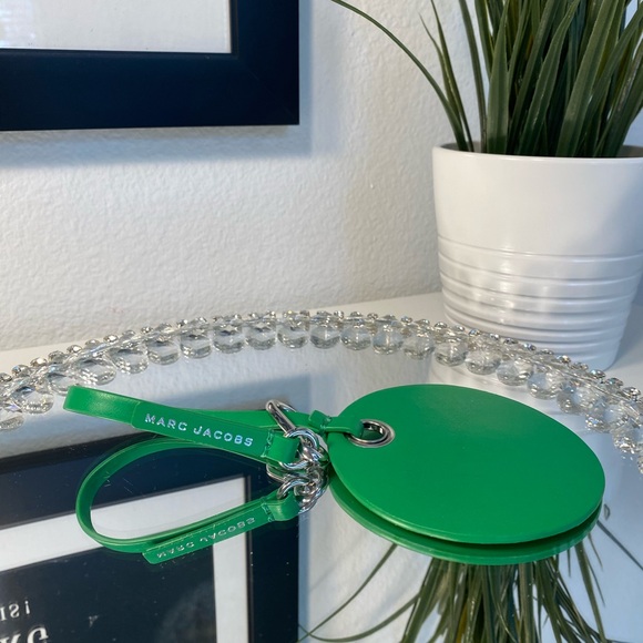 🚨SOLD🚨Marc Jacobs Green Leather Luggage Tag - Picture 2 of 4